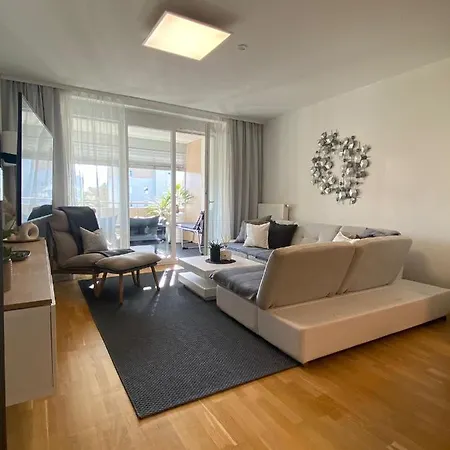 Apartment Zwischen & Zentrum / Messe. Arbeitsplatz, Tg