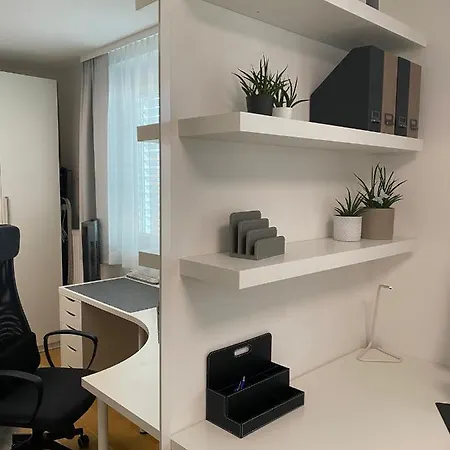 Apartment Zwischen & Zentrum / Messe. Arbeitsplatz, Tg