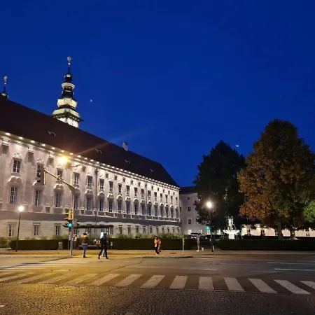 Zwischen & Zentrum / Messe. Arbeitsplatz, Tg Apartment Klagenfurt am Woerthersee